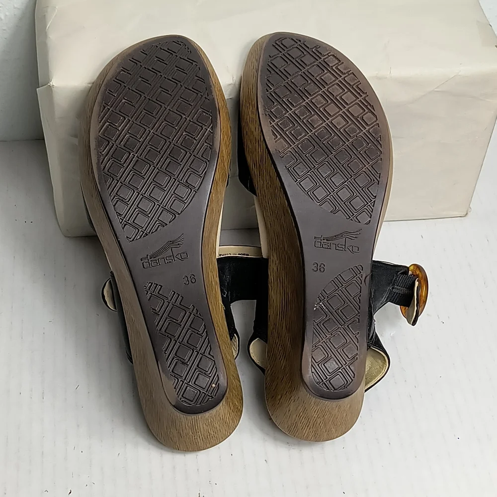 Dansko pre owned